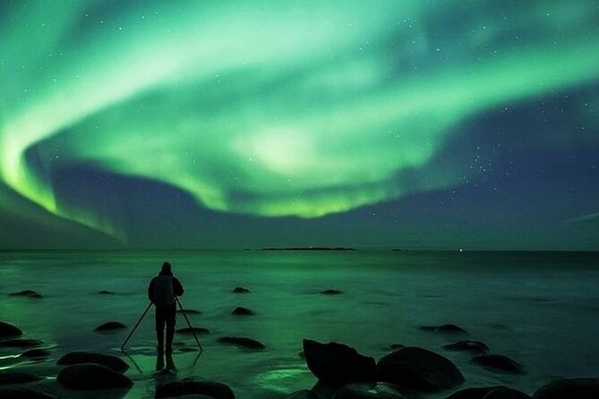 Reflections of the Northern Lights - Why this Northern Lights hunt beats pure luck in Rovaniemi