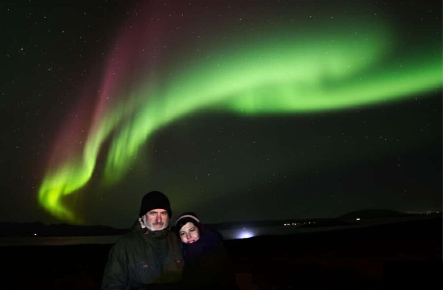 Reykjavík: 4x4 Minibus Northern Lights with Photo and Cocoa - Itinerary reality: the value is the field time