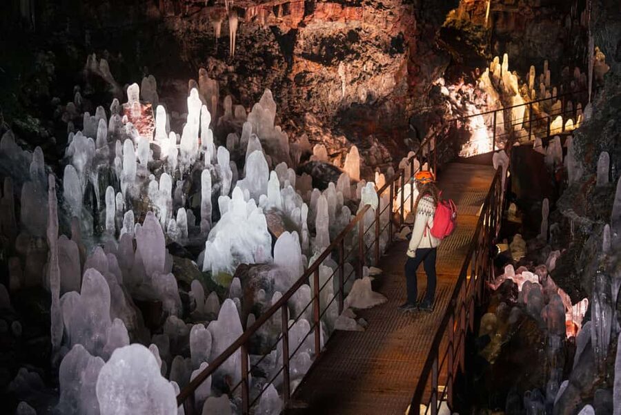 Reykjavik: Evening Lava Tunnel and Northern Lights Hunt - Raufarhólshellir: what the cave walk is really like