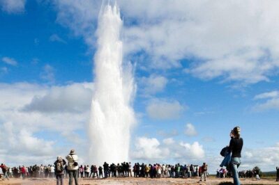 Reykjavik: Golden Circle and Northern Lights Small-Group Tour - Golden Circle in one long loop: Thingvellir, Gullfoss, Geysir, and Kerið