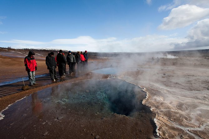 Reykjavik: Golden Circle and Northern Lights Small-Group Tour - Should you book this Golden Circle and Northern Lights combo?