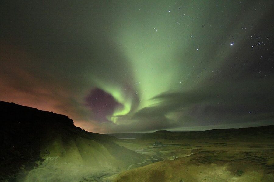 Reykjavik: Golden Circle & Northern Lights 4x4 Tour - Gullfoss Golden Falls: mists, scale, and the best way to enjoy it