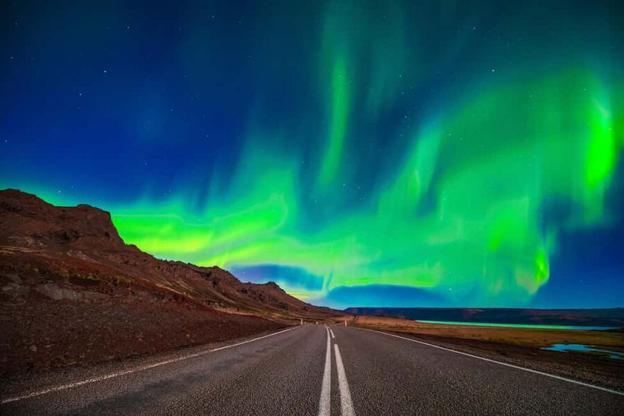 Reykjavik: Northern Lights by 4x4 with Photos & Hot Cocoa - Pickup timing: what the evening schedule feels like