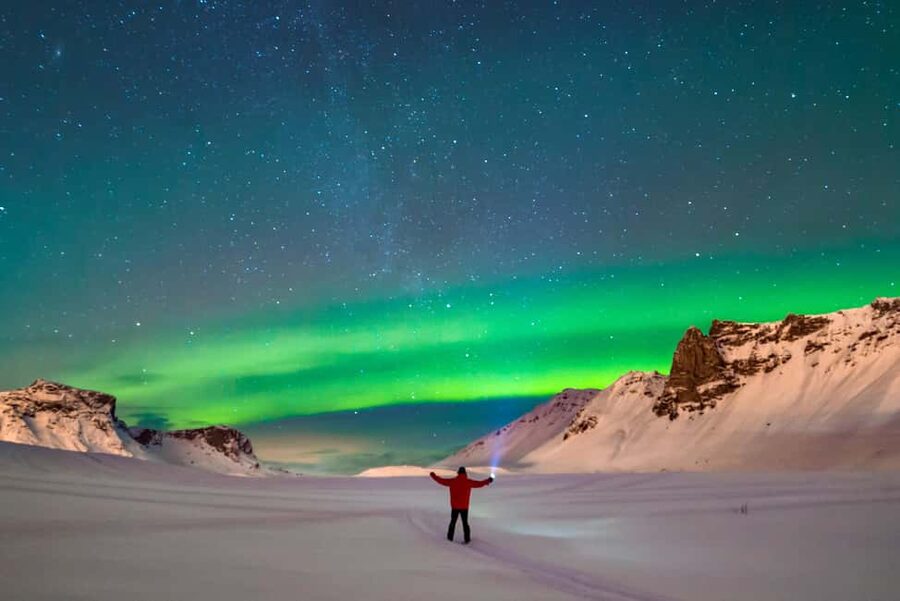 Reykjavik: Northern Lights by 4x4 with Photos & Hot Cocoa - When the lights show: what you’re likely to see
