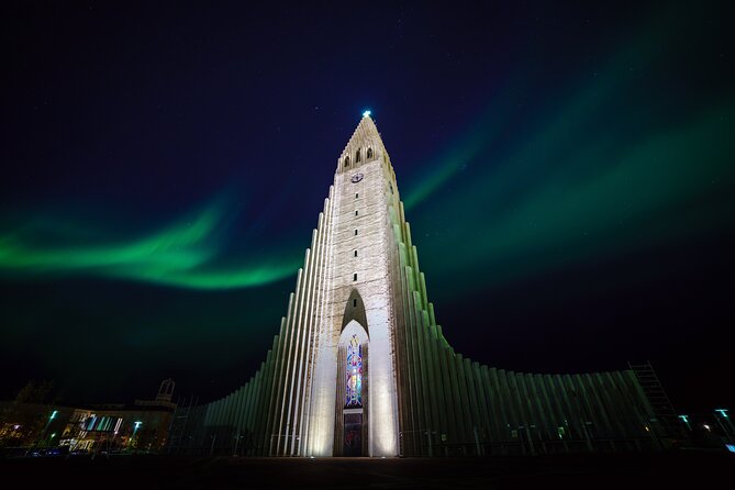 Reykjavik: Northern Lights Comfort Coach with Surprise - Viewing stops: patience, quick exits, and phone-friendly tips