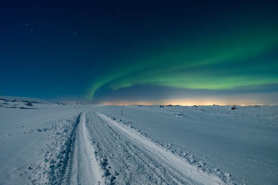 Reykjavík: Northern Lights Minibus Tour with Photos - Free Photos With the Lights: How This Tour Helps You Get Pictures You’ll Keep