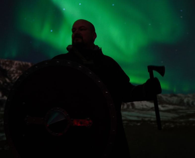Reykjavik: Northern Lights Tour w/Pro Photos - Small Group - The “Aurora hunt” approach: what you’re buying besides hope