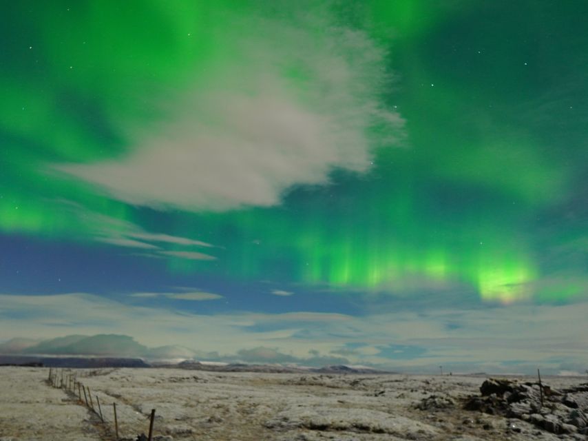 Reykjavik: Northern Lights Tour w/Pro Photos - Small Group - Professional photos: how the photographer changes your results