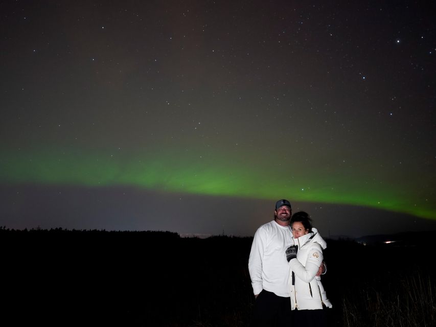 Reykjavik: Northern Lights Tour w/Pro Photos - Small Group - Weather reality and the unlimited retry promise