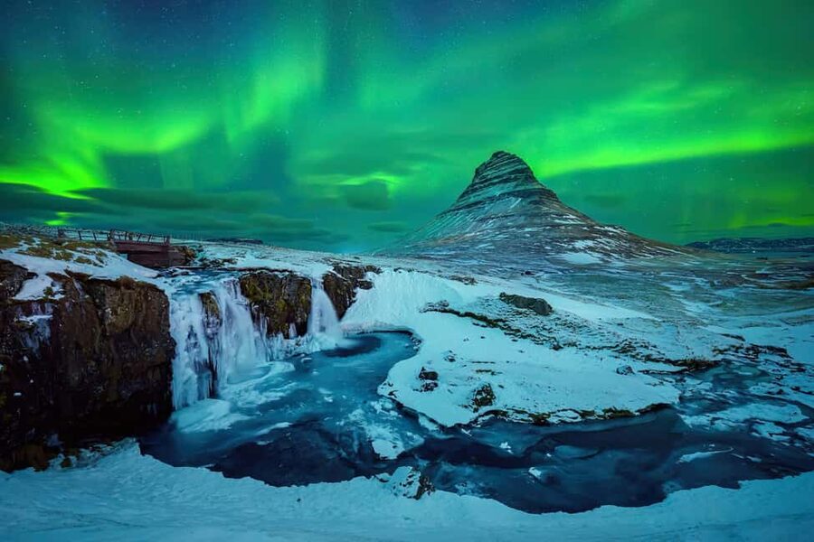 Reykjavik: Northern Lights Tour with Chinese Guide冰岛雷市中文极光团 - Selected dark-sky stops around Reykjavik (and what that means)