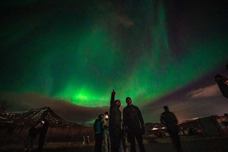 Reykjavik: Northern Lights Tour with Free Photos & Hot Cocoa - Meeting point timing: pickup between 8:30 PM and 9:00 PM