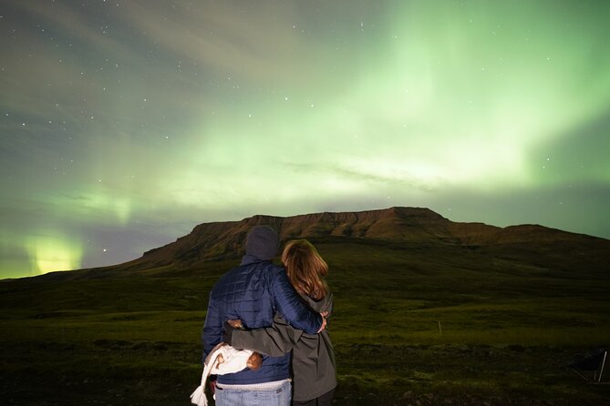 Reykjavik Northern Lights Tour with Pro Aurora Photos Small Group - Pickup in Reykjavik: timing, comfort, and managing expectations