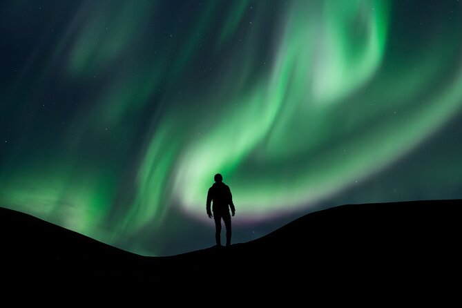 Reykjavik Northern Lights Tour with Professional Photographer - Food, warmth, and the small comfort wins