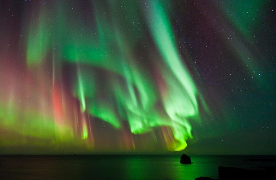 Reykjavik: Premium Northern Lights Tour with Free Photos - The meteorologist-led strategy: why you drive to keep your odds up