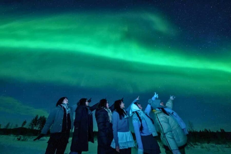 Rovaniemi:%100 Money Back Guarantee Northern Lights Hunting - VIP transport from Rovaniemi: small group, big comfort