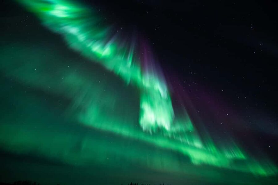 Rovaniemi: Aurora Hunt - Free Photos, 100% Guaranteed Refund - Small-Group vs Bus: Choosing Your Pace in the Arctic Night