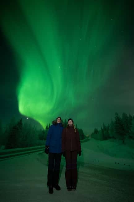 Rovaniemi: Coffee under Northern Lights & Professional Photo - Northern Lights Science on the Road: You Learn the Data Along With the Sky