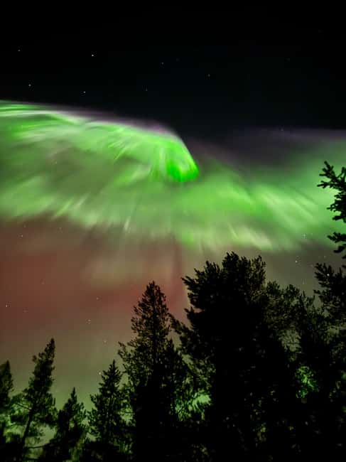 Rovaniemi: Coffee under Northern Lights & Professional Photo - Coffee Under the Arctic Night + Photo Help You Can Actually Use
