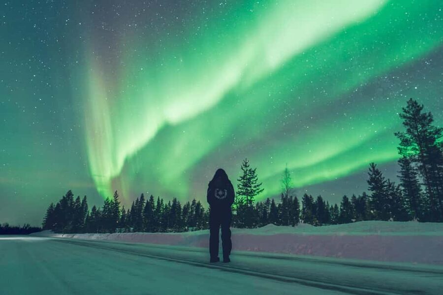 Rovaniemi: Discover the Northern Lights Photography Tour - Private Locations Far From Light Pollution: The Real Odds Booster