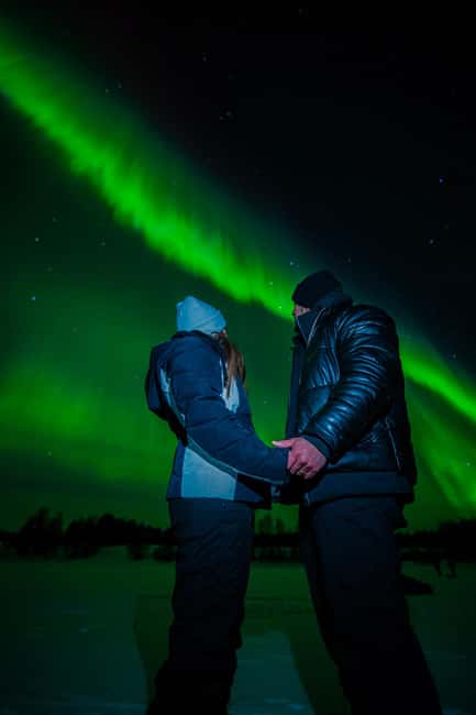 Rovaniemi: Guaranteed Aurora Hunt with Local Guides & Photos - The guides: locals with Sámi heritage and photo coaching that helps you get it right