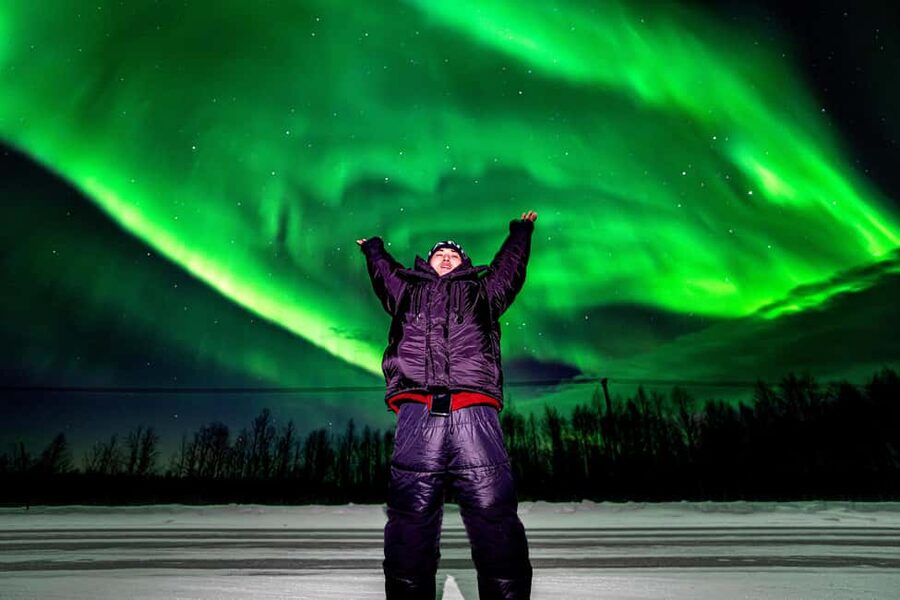 Rovaniemi: Guaranteed Northern Lights Tour with Photos - Price and value: is $180 fair for a guaranteed aurora hunt?