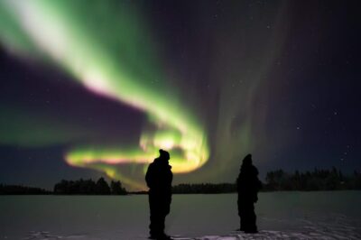 Rovaniemi: Guaranteed Ultimate Aurora Hunt with Photographer - Gear You Get: winter overalls, snow boots, and long waits