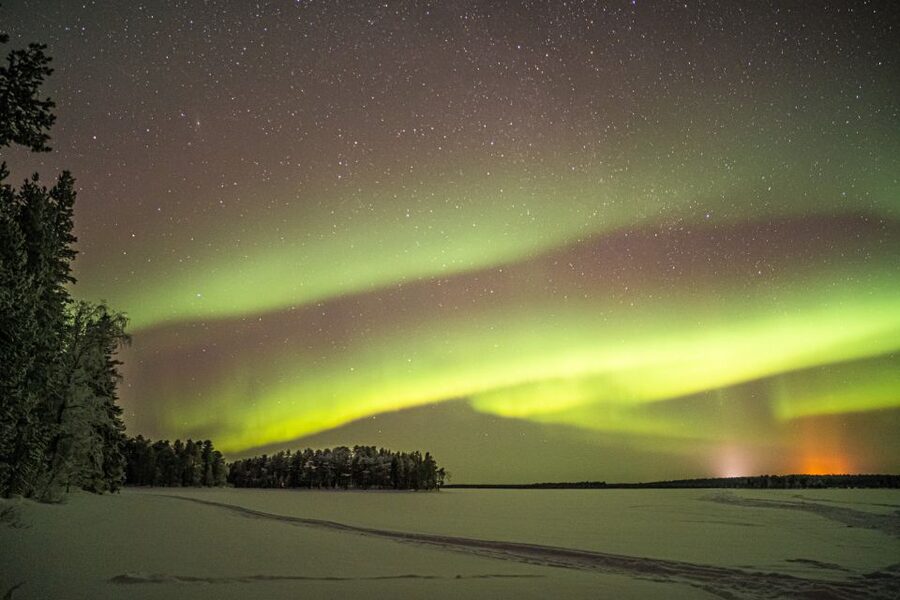 Rovaniemi: Guaranteed Ultimate Aurora Hunt with Photographer - Food, warmth, and small choices that make or break the night