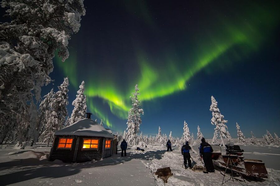 Rovaniemi: Lakeside Private Sauna with Aurora Borealis - Your guide and private-group feel: small details that matter