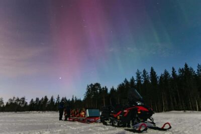 Rovaniemi: Northern Lights Family-Friendly Snowmobile Safari - The Evening Itinerary: Forest Starts, Driver Swaps, and Stops for Photos