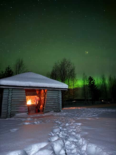 Rovaniemi:Northern Lights Hunt in Lapland Wilderness - Arriving at the vantage point: what it feels like when the lights start