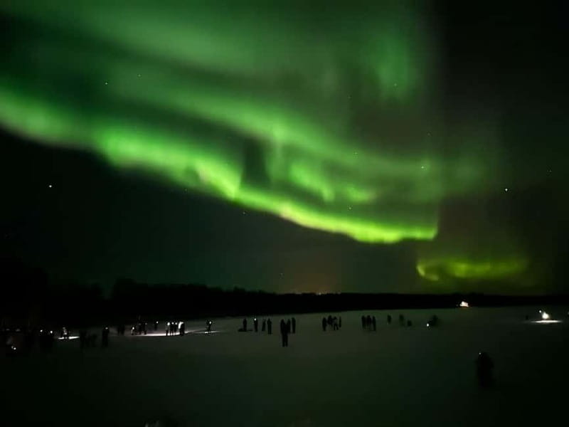 Rovaniemi: Northern Lights Hunters. Aurora + BBQ - The Frozen-Lake Moment: Why This Part Works