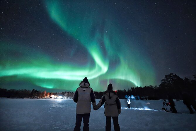 Rovaniemi: Northern Lights Pro Guaranteed - Unlimited Distance - Your aurora stops: hot drinks, thermal gear, and photo support