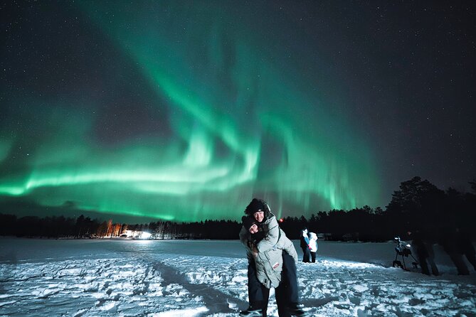 Rovaniemi: Northern Lights Pro Guaranteed - Unlimited Distance - Small group size (max 8) and why it helps