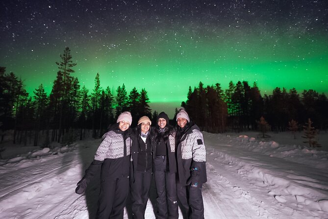 Rovaniemi: Northern Lights Pro Guaranteed - Unlimited (PRIVATE) - Private pickup and getting out of town without stress