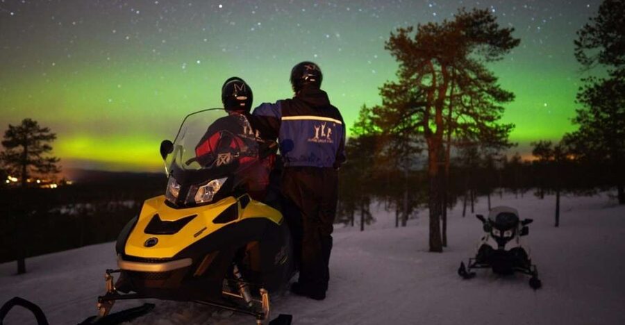 Rovaniemi: Northern Lights Snowmobile Hunt - Why a snowmobile night hunt beats a standing-only aurora plan