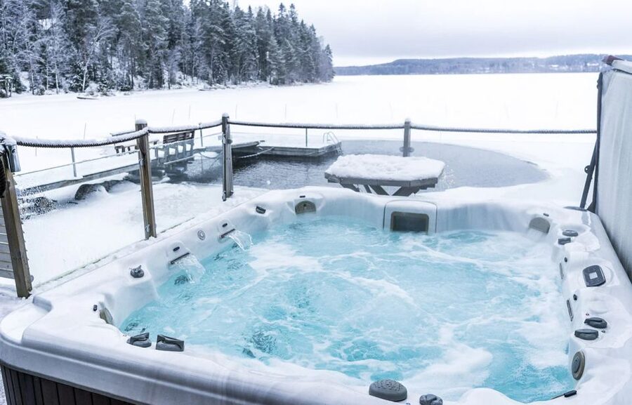 Rovaniemi: Northern Lights Trip with Arctic Sauna & Jacuzzi - Timing and Group Size: Why Your Night Might Feel Fast