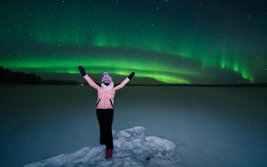 Rovaniemi: Small Group Aurora Hunt-full money back guarantee - Winter Clothes and Boots: Only If You Request Them