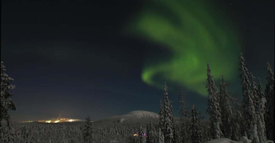 Ruka: Searching for the northern lights with snowshoes - Guide Power: How the Best Tours Feel (Constantin as an Example)
