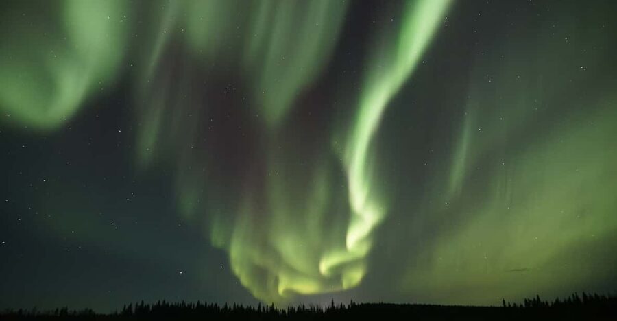 Saariselkä: Aurora Photo Tour by Car with Transfer & Drinks - Key points at a glance