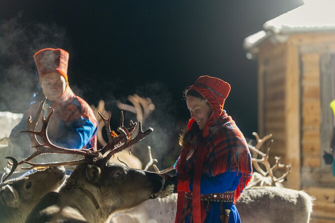 Sami Reindeer Camp Visit and Aurora Wonder Night - Aurora Wonder Night: how the hunt changes with the weather