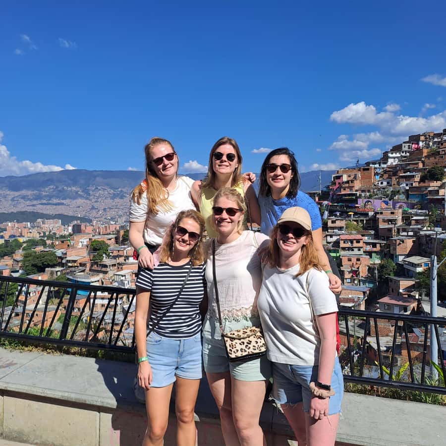 Shared Tour to Comuna 13 & Aurora Cable Car in Medellin - The Escaleras Eléctricas: the landmark you can understand in one stop