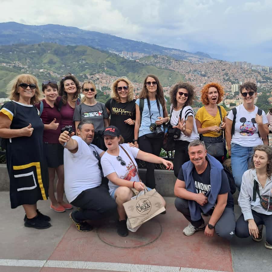 Shared Tour to Comuna 13 & Aurora Cable Car in Medellin - Aurora cable car: the view that changes how you see the neighborhood