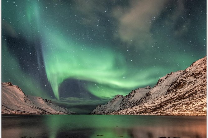 Small group Aurora Chases - When the Sky becomes Magic - Snacks, Hot Chocolate, Bonfire Breaks, and Practical Warmth