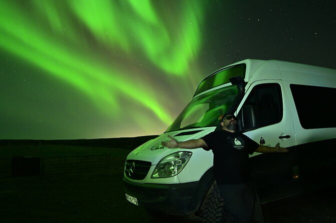 Small-Group Tour: Northern Lights with Photos & Hot Chocolate - Hot chocolate and pastries: the comfort break that makes waiting tolerable