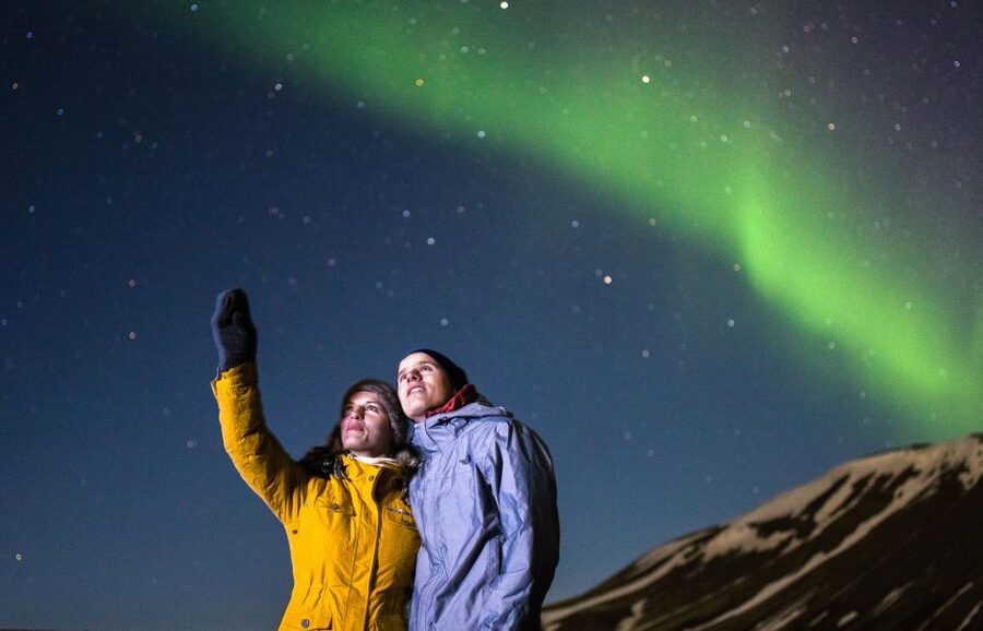 South Coast, Glacier Hike and Northern Lights Winter Tour - Northern Lights Hunt After Dinner: How the Evening Actually Plays Out