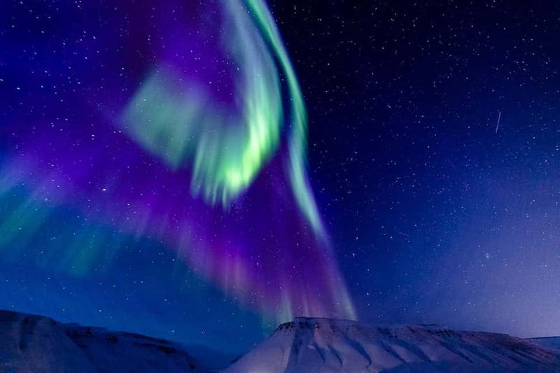 Svalbard: Northern Lights Photography Tour with local expert - Key things that make this Northern Lights photo tour work