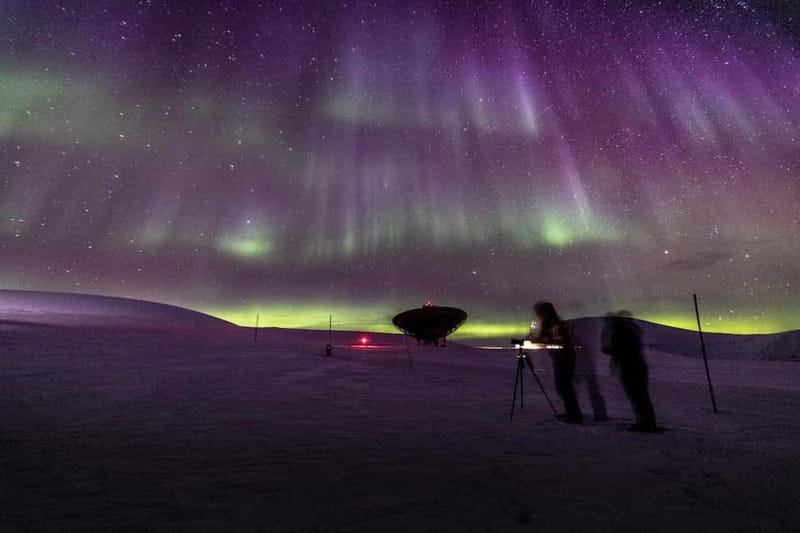 Svalbard: Northern Lights Photography Tour with local expert - A typical 4-hour flow, from van rides to camera time