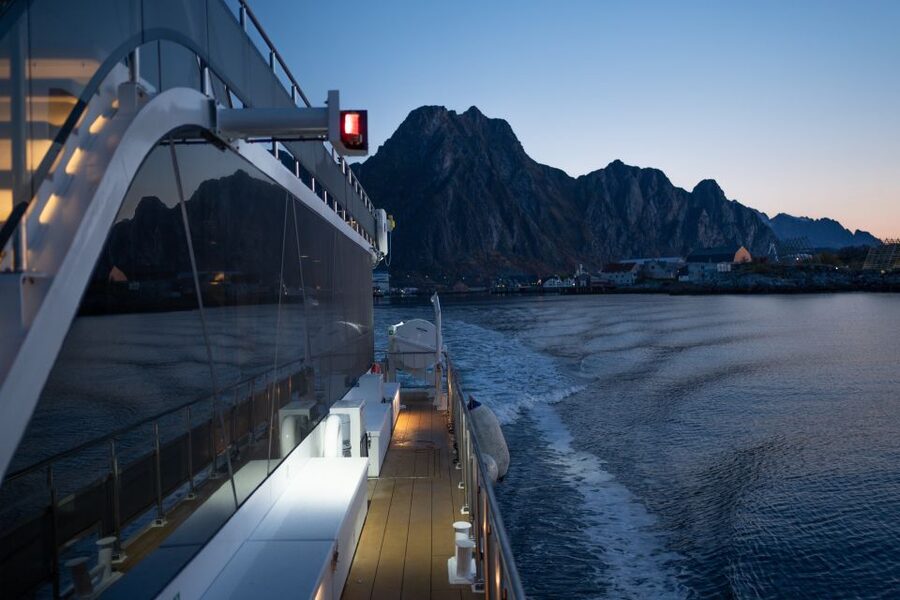 Svolvær: Northern Lights and Full Steam Cruise with Tasting - The Itinerary Flow: Timing That Helps You Stay Comfortable and Engaged