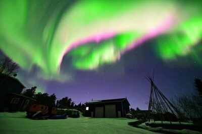 The Best Aurora Tour - Stop 1 in Yellowknife: Campsite Waiting, Tepee-Style Atmosphere, and Warm-Up Breaks