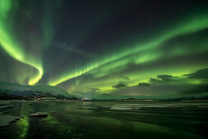 The Ultimate Aurora Photo Adventure - Group size: why max 8 is a big deal at night